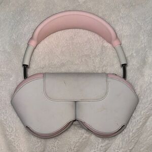 Apple AirPods Max + Pink case included